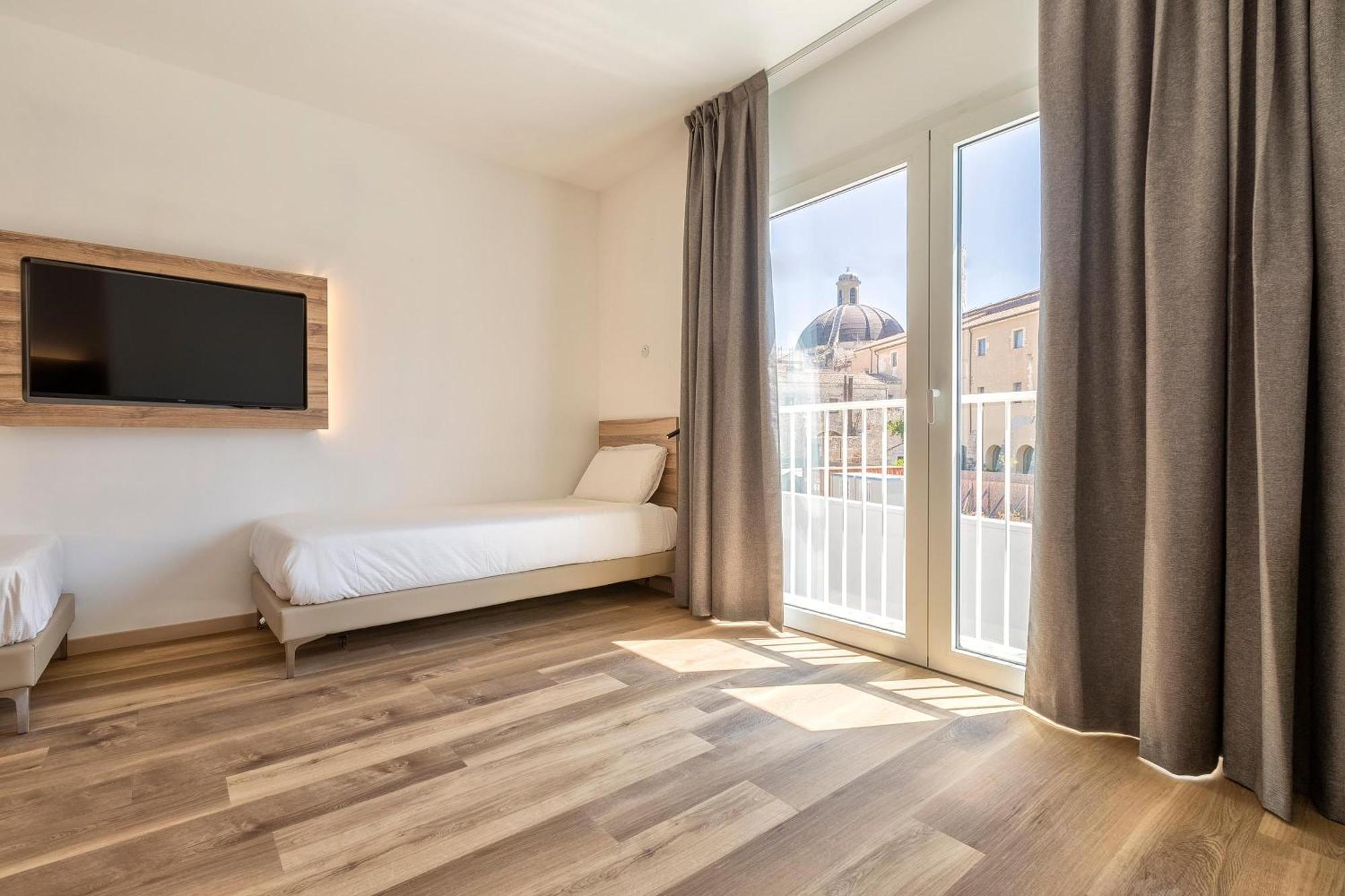B&B Hotel Сассари Экстерьер фото